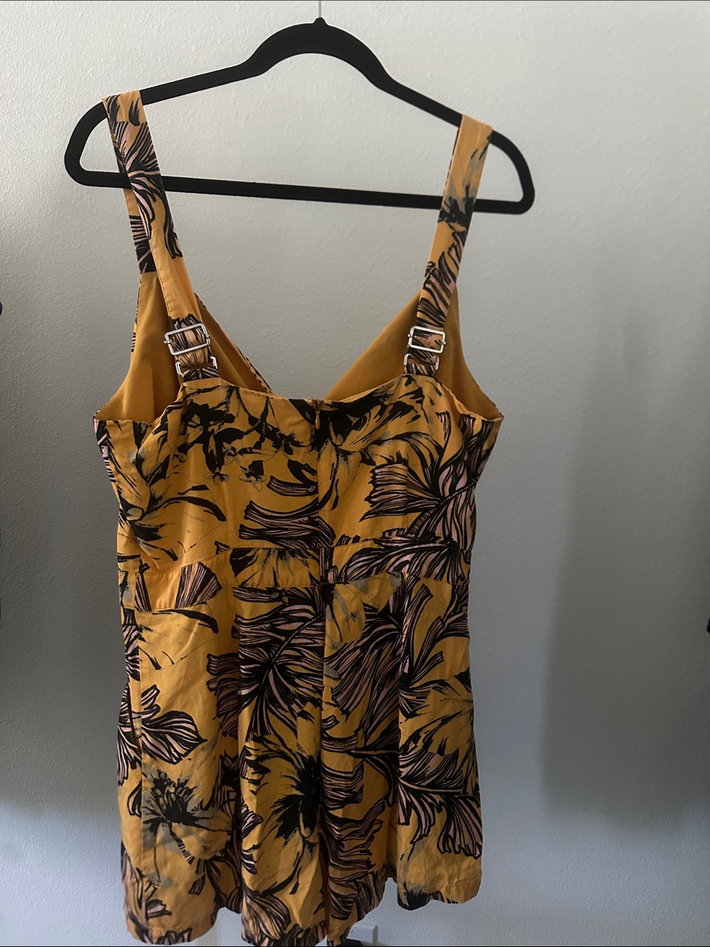 Guess Yellow Floral Tie-Waist Romper with pockets - Picture 3 of 3